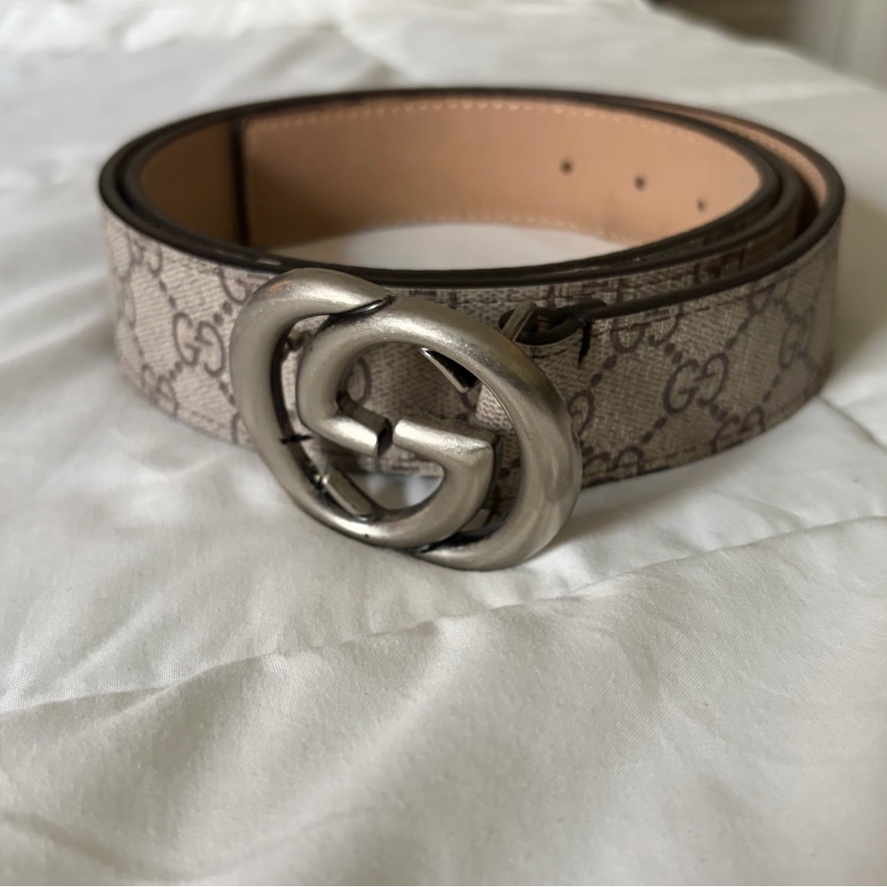 Authentic Gucci Beige Monogram Belt with Silver Buckle - Picture 5 of 7